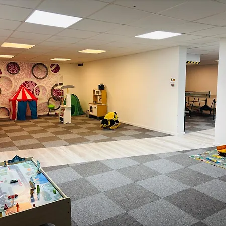 アパート Welcome In - 'tremonia', Tegenover De Piste Met Balkon *